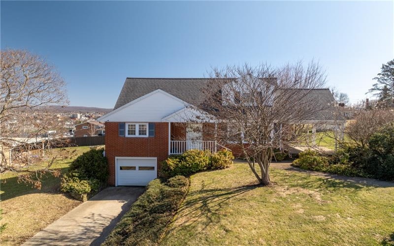 319 1st Ave, Latrobe, 15650, 4 Bedrooms Bedrooms, 9 Rooms Rooms,2 BathroomsBathrooms,Residential,For Sale,1st Ave,1692316