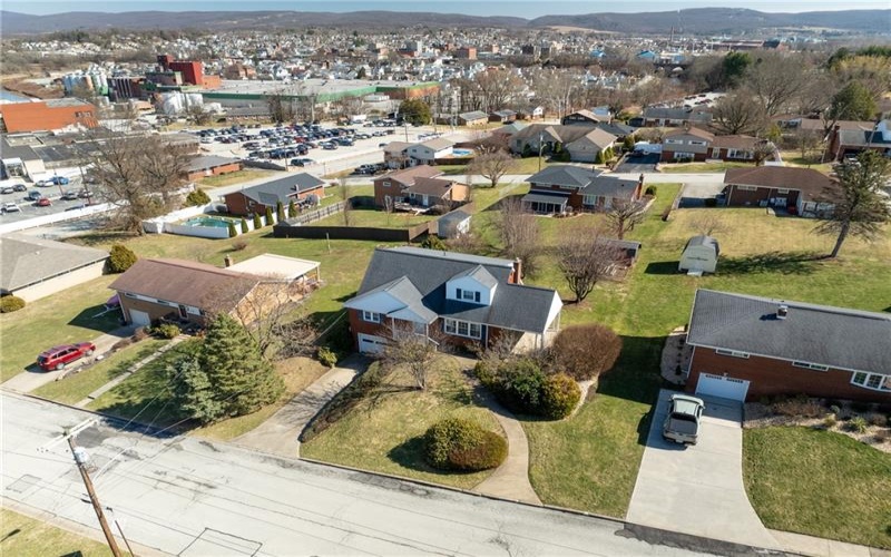 319 1st Ave, Latrobe, 15650, 4 Bedrooms Bedrooms, 9 Rooms Rooms,2 BathroomsBathrooms,Residential,For Sale,1st Ave,1692316