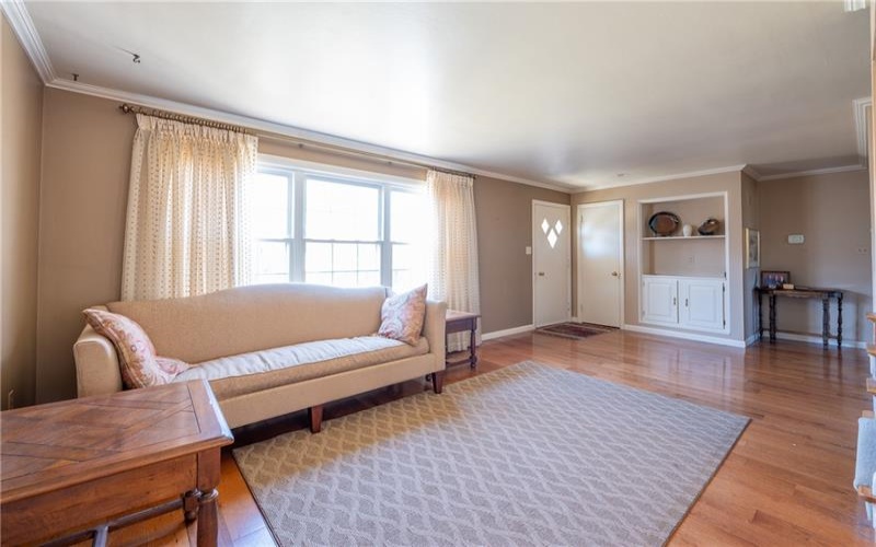 319 1st Ave, Latrobe, 15650, 4 Bedrooms Bedrooms, 9 Rooms Rooms,2 BathroomsBathrooms,Residential,For Sale,1st Ave,1692316