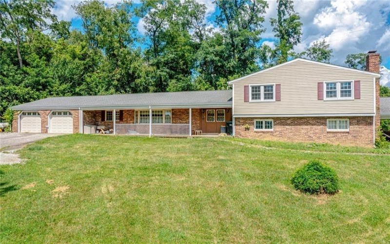 140 MAPLE LN., Mcmurray, 15317, 4 Bedrooms Bedrooms, ,4 BathroomsBathrooms,Residential,For Sale,MAPLE LN.,1692356