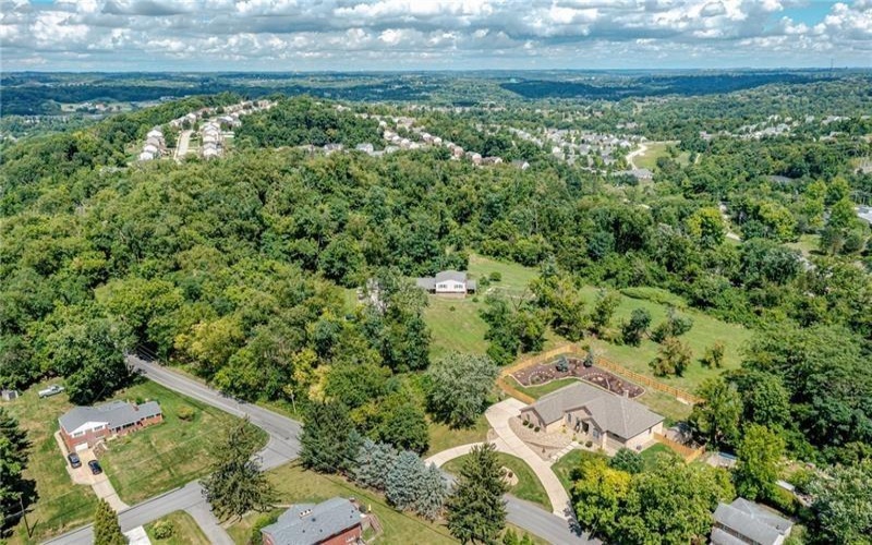 140 MAPLE LN., Mcmurray, 15317, 4 Bedrooms Bedrooms, ,4 BathroomsBathrooms,Residential,For Sale,MAPLE LN.,1692356