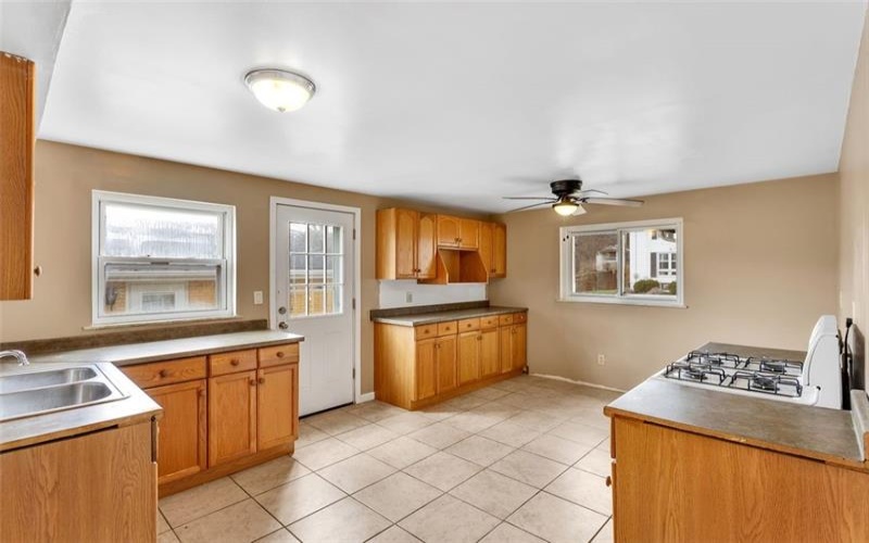 121 Beatty St, Apollo, 15613, 4 Bedrooms Bedrooms, 7 Rooms Rooms,1 BathroomBathrooms,Residential,For Sale,Beatty St,1691629