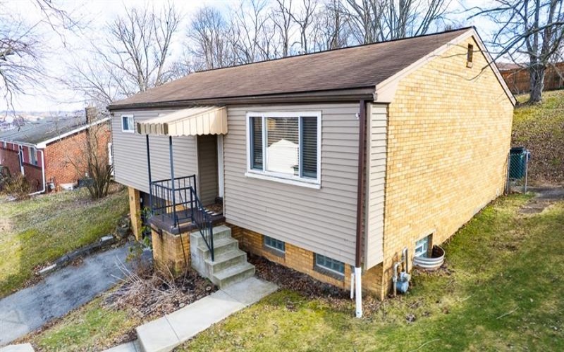 2141 The Cir, Washington, 15301, 3 Bedrooms Bedrooms, 6 Rooms Rooms,2 BathroomsBathrooms,Residential,For Sale,The Cir,1692309