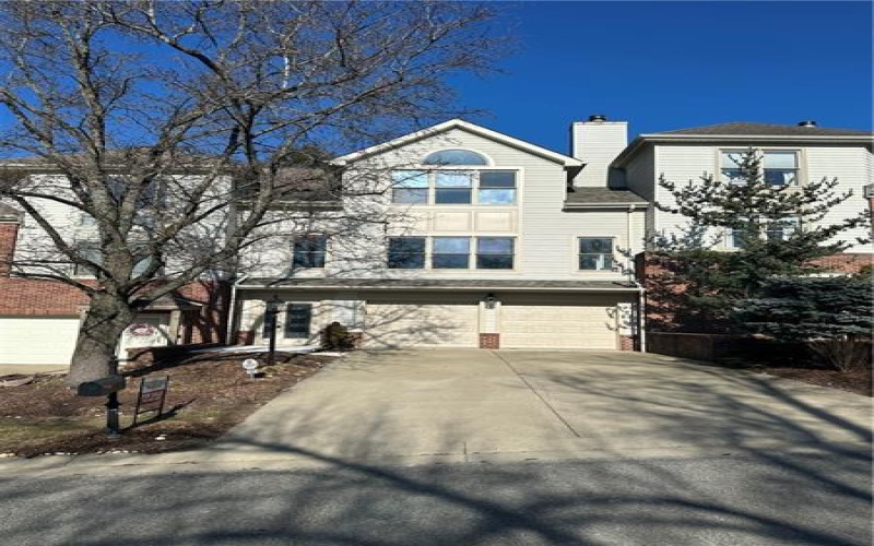 107 Fairway Landings Drive, Canonsburg, 15317, 2 Bedrooms Bedrooms, ,2.2 BathroomsBathrooms,Lease,For Sale,Fairway Landings Drive,1692332