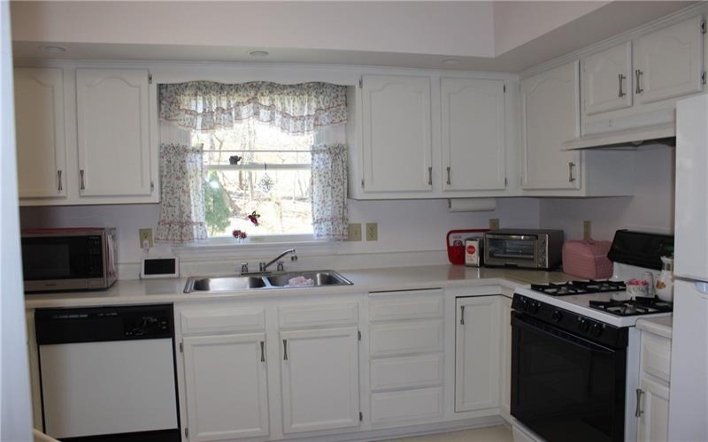 303 Apple Blossom Ct, Delmont, 15626, 3 Bedrooms Bedrooms, 9 Rooms Rooms,2.1 BathroomsBathrooms,Residential,For Sale,Apple Blossom Ct,1692505
