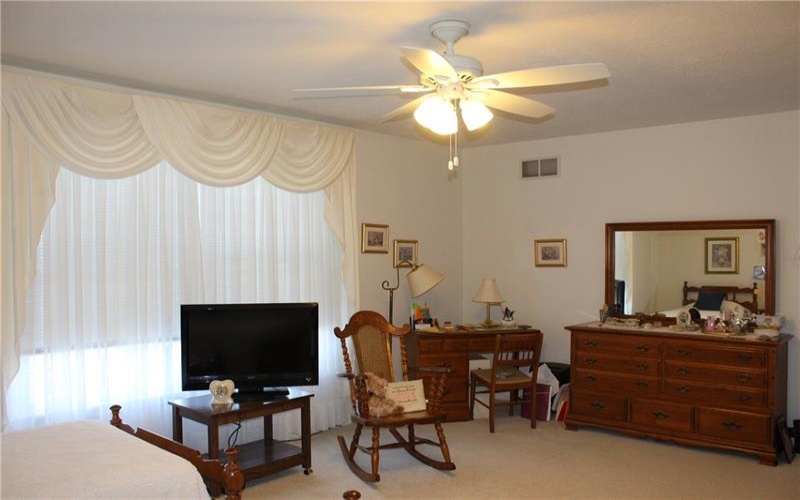 303 Apple Blossom Ct, Delmont, 15626, 3 Bedrooms Bedrooms, 9 Rooms Rooms,2.1 BathroomsBathrooms,Residential,For Sale,Apple Blossom Ct,1692505