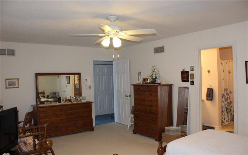 303 Apple Blossom Ct, Delmont, 15626, 3 Bedrooms Bedrooms, 9 Rooms Rooms,2.1 BathroomsBathrooms,Residential,For Sale,Apple Blossom Ct,1692505