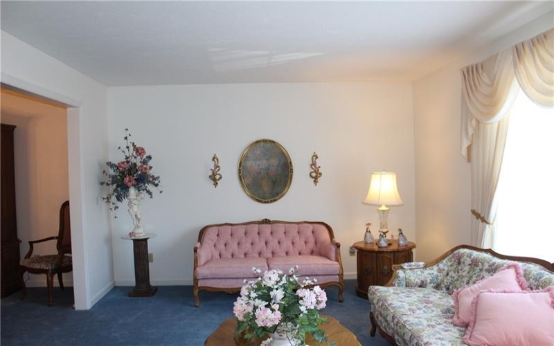 303 Apple Blossom Ct, Delmont, 15626, 3 Bedrooms Bedrooms, 9 Rooms Rooms,2.1 BathroomsBathrooms,Residential,For Sale,Apple Blossom Ct,1692505