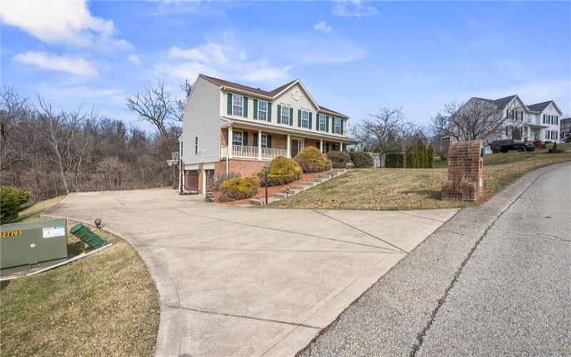 115 TARTAN DRIVE, Greensburg, 15601, 5 Bedrooms Bedrooms, 12 Rooms Rooms,3.2 BathroomsBathrooms,Residential,For Sale,TARTAN DRIVE,1692567