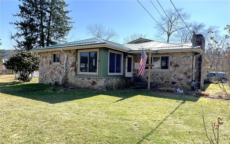 205 Ericas Lane, Laughlintown, 15655, 4 Bedrooms Bedrooms, 9 Rooms Rooms,1 BathroomBathrooms,Residential,For Sale,Ericas Lane,1692210