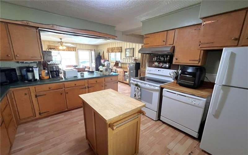 205 Ericas Lane, Laughlintown, 15655, 4 Bedrooms Bedrooms, 9 Rooms Rooms,1 BathroomBathrooms,Residential,For Sale,Ericas Lane,1692210