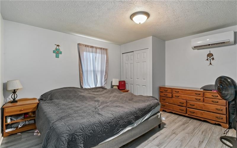 430 1/2 Glass Alley, Houston, 15342, 2 Bedrooms Bedrooms, 5 Rooms Rooms,1 BathroomBathrooms,Residential,For Sale,Glass Alley,1692662