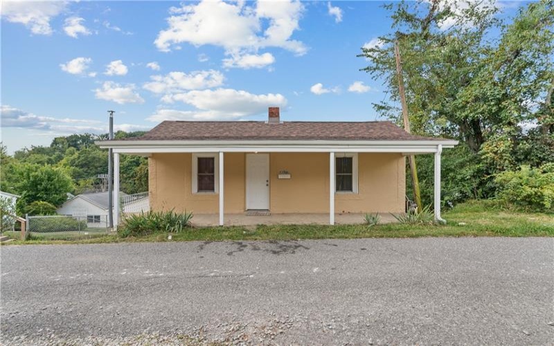 430 1/2 Glass Alley, Houston, 15342, 2 Bedrooms Bedrooms, 5 Rooms Rooms,1 BathroomBathrooms,Residential,For Sale,Glass Alley,1692662