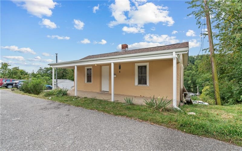 430 1/2 Glass Alley, Houston, 15342, 2 Bedrooms Bedrooms, 5 Rooms Rooms,1 BathroomBathrooms,Residential,For Sale,Glass Alley,1692662