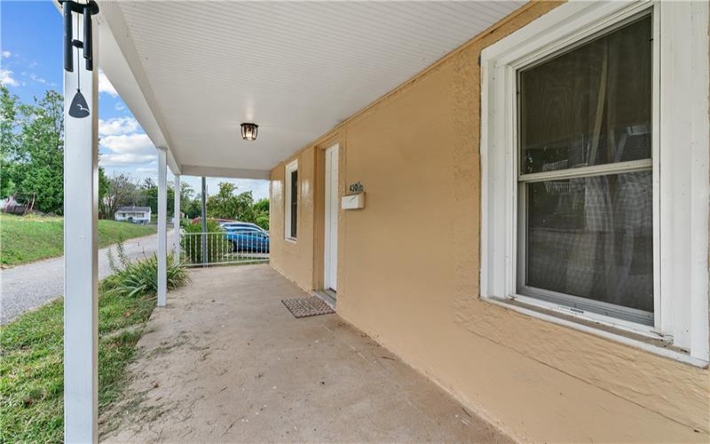430 1/2 Glass Alley, Houston, 15342, 2 Bedrooms Bedrooms, 5 Rooms Rooms,1 BathroomBathrooms,Residential,For Sale,Glass Alley,1692662