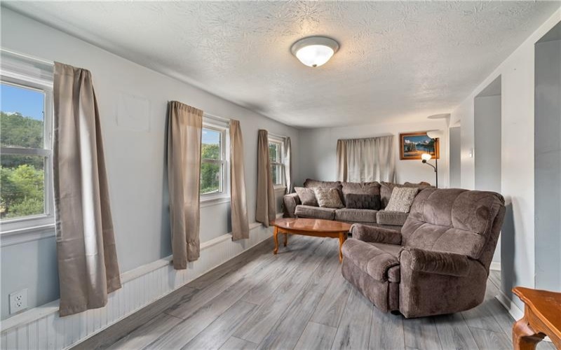 430 1/2 Glass Alley, Houston, 15342, 2 Bedrooms Bedrooms, 5 Rooms Rooms,1 BathroomBathrooms,Residential,For Sale,Glass Alley,1692662
