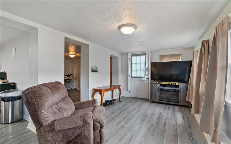 430 1/2 Glass Alley, Houston, 15342, 2 Bedrooms Bedrooms, 5 Rooms Rooms,1 BathroomBathrooms,Residential,For Sale,Glass Alley,1692662