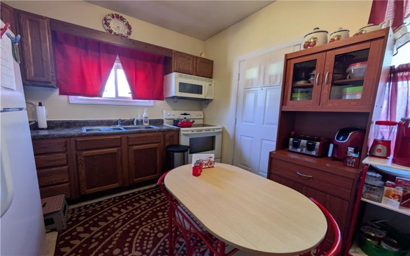 716 George St, Scottdale, 15683, 2 Bedrooms Bedrooms, 5 Rooms Rooms,1 BathroomBathrooms,Residential,For Sale,George St,1692727