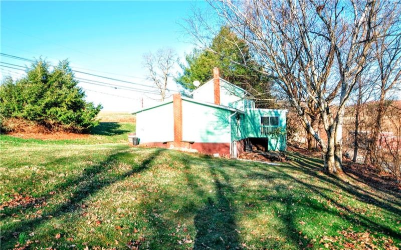 1082 Frye Rd, Jeannette, 15644, 3 Bedrooms Bedrooms, 5 Rooms Rooms,2.1 BathroomsBathrooms,Residential,For Sale,Frye Rd,1692881