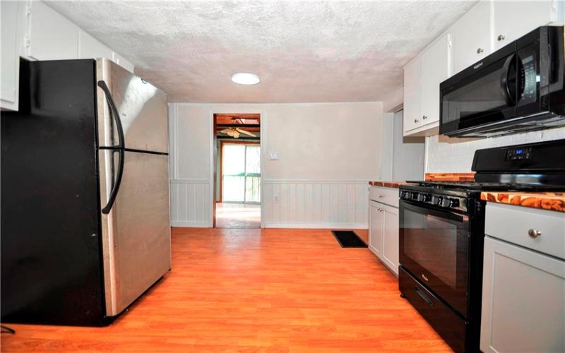 1082 Frye Rd, Jeannette, 15644, 3 Bedrooms Bedrooms, 5 Rooms Rooms,2.1 BathroomsBathrooms,Residential,For Sale,Frye Rd,1692881
