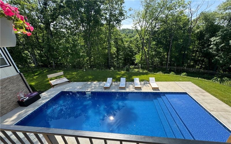 190 Frederick Drive, Upper Burrell, 15068, 4 Bedrooms Bedrooms, ,4.1 BathroomsBathrooms,Lease,For Sale,Frederick Drive,1693010
