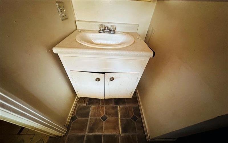 412 Burton Ave, Washington, 15301, 4 Bedrooms Bedrooms, 8 Rooms Rooms,2 BathroomsBathrooms,Residential,For Sale,Burton Ave,1692884