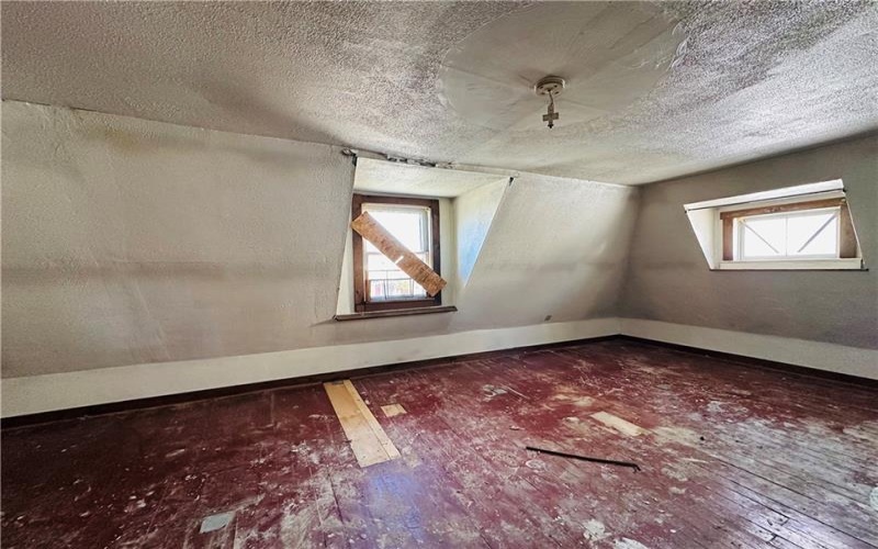 412 Burton Ave, Washington, 15301, 4 Bedrooms Bedrooms, 8 Rooms Rooms,2 BathroomsBathrooms,Residential,For Sale,Burton Ave,1692884