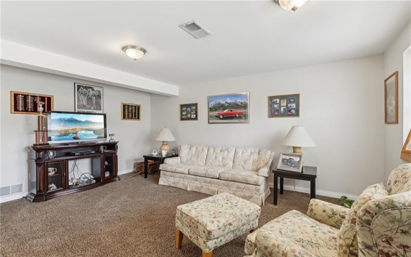 417 Manor Road, Delmont, 15626, 3 Bedrooms Bedrooms, 8 Rooms Rooms,2.1 BathroomsBathrooms,Residential,For Sale,Manor Road,1693032