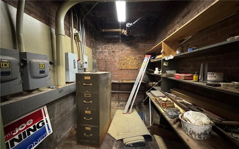1 College Street, Washington, 15301, ,Commercial-industrial-business,For Sale,College Street,1693531