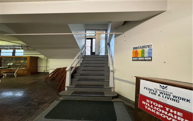 1 College Street, Washington, 15301, ,Commercial-industrial-business,For Sale,College Street,1693531