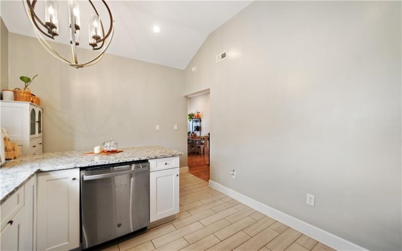 319 1st Ave, Belle Vernon, 15012, 2 Bedrooms Bedrooms, 5 Rooms Rooms,2 BathroomsBathrooms,Residential,For Sale,1st Ave,1693697