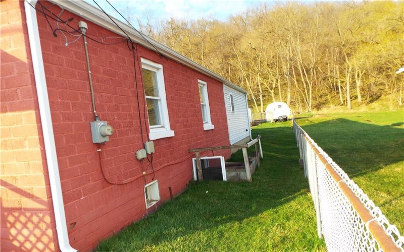18 Penn Ave, Clarksville, 15322, 2 Bedrooms Bedrooms, ,1 BathroomBathrooms,Residential,For Sale,Penn Ave,1693771
