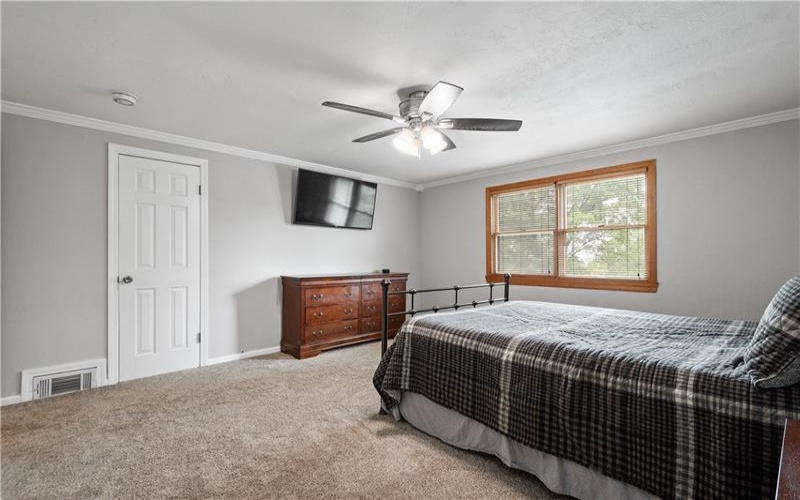 2725 Locust Drive, Pittsburgh, 15241, 3 Bedrooms Bedrooms, 9 Rooms Rooms,2 BathroomsBathrooms,Residential,For Sale,Locust Drive,1690053