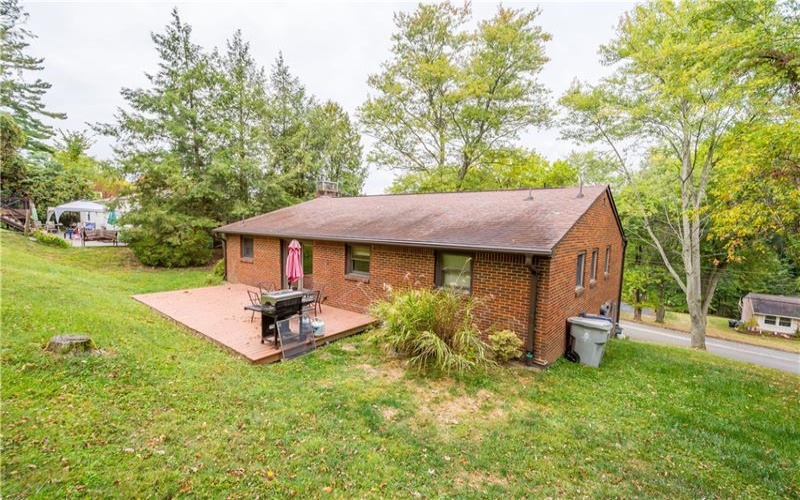 2725 Locust Drive, Pittsburgh, 15241, 3 Bedrooms Bedrooms, 9 Rooms Rooms,2 BathroomsBathrooms,Residential,For Sale,Locust Drive,1690053
