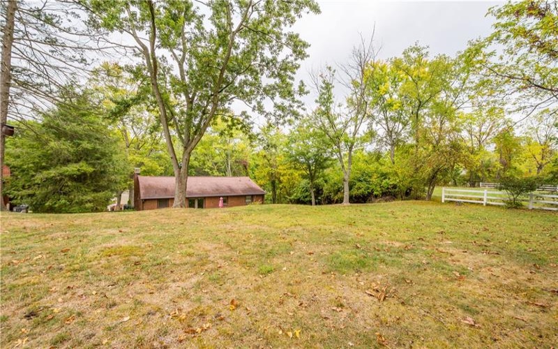 2725 Locust Drive, Pittsburgh, 15241, 3 Bedrooms Bedrooms, 9 Rooms Rooms,2 BathroomsBathrooms,Residential,For Sale,Locust Drive,1690053