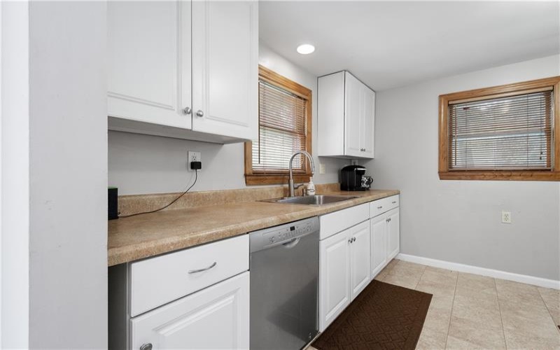 2725 Locust Drive, Pittsburgh, 15241, 3 Bedrooms Bedrooms, 9 Rooms Rooms,2 BathroomsBathrooms,Residential,For Sale,Locust Drive,1690053