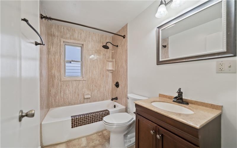 720 1/2 Center Avenue, Charleroi, 15022, 2 Bedrooms Bedrooms, ,1.1 BathroomsBathrooms,Residential,For Sale,Center Avenue,1687888