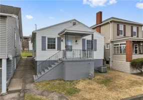 720 1/2 Center Avenue, Charleroi, 15022, 2 Bedrooms Bedrooms, ,1.1 BathroomsBathrooms,Residential,For Sale,Center Avenue,1687888