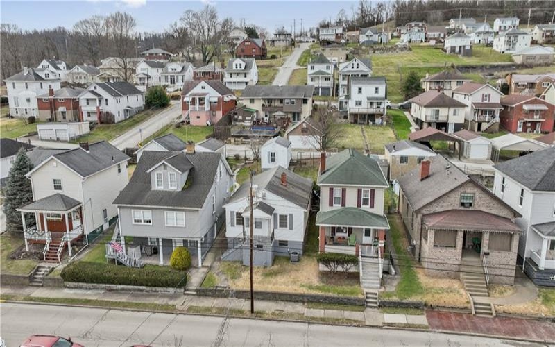 720 1/2 Center Avenue, Charleroi, 15022, 2 Bedrooms Bedrooms, ,1.1 BathroomsBathrooms,Residential,For Sale,Center Avenue,1687888