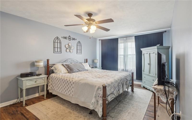 208 Summit Cir, Houston, 15342, 4 Bedrooms Bedrooms, 10 Rooms Rooms,2.2 BathroomsBathrooms,Residential,For Sale,Summit Cir,1693847