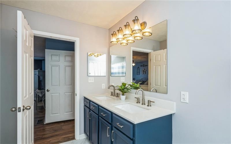 208 Summit Cir, Houston, 15342, 4 Bedrooms Bedrooms, 10 Rooms Rooms,2.2 BathroomsBathrooms,Residential,For Sale,Summit Cir,1693847