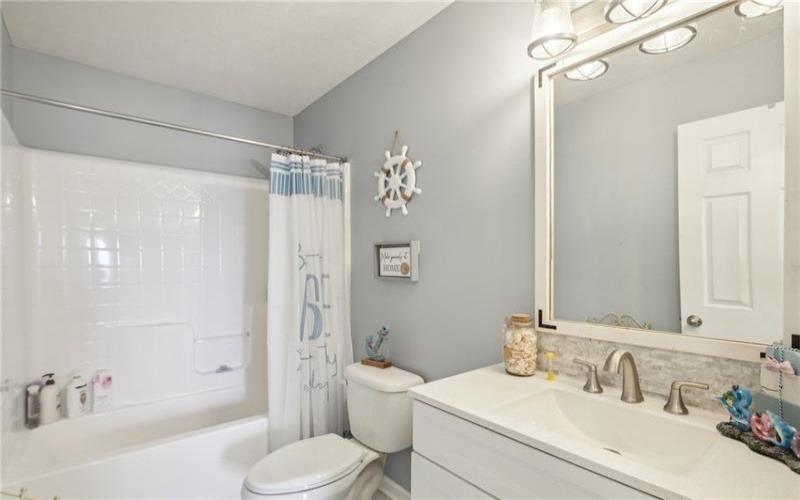 208 Summit Cir, Houston, 15342, 4 Bedrooms Bedrooms, 10 Rooms Rooms,2.2 BathroomsBathrooms,Residential,For Sale,Summit Cir,1693847