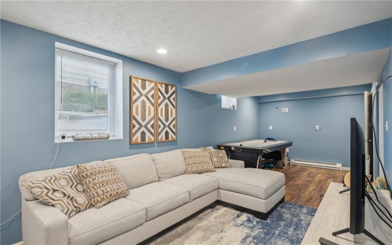 208 Summit Cir, Houston, 15342, 4 Bedrooms Bedrooms, 10 Rooms Rooms,2.2 BathroomsBathrooms,Residential,For Sale,Summit Cir,1693847