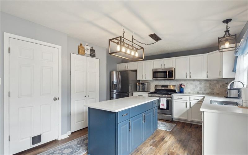 208 Summit Cir, Houston, 15342, 4 Bedrooms Bedrooms, 10 Rooms Rooms,2.2 BathroomsBathrooms,Residential,For Sale,Summit Cir,1693847