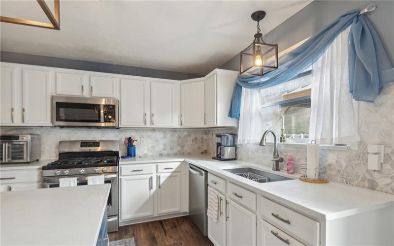 208 Summit Cir, Houston, 15342, 4 Bedrooms Bedrooms, 10 Rooms Rooms,2.2 BathroomsBathrooms,Residential,For Sale,Summit Cir,1693847