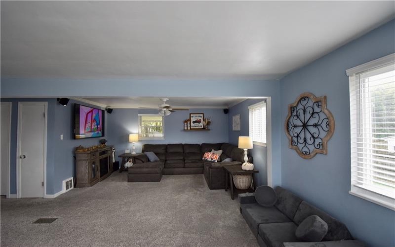 503 Arizona Dr, Lower Burrell, 15068, 3 Bedrooms Bedrooms, 7 Rooms Rooms,2 BathroomsBathrooms,Residential,For Sale,Arizona Dr,1675960