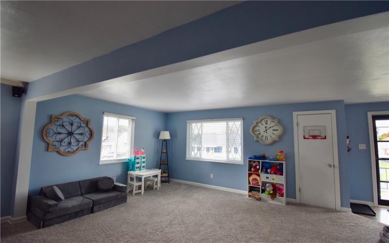 503 Arizona Dr, Lower Burrell, 15068, 3 Bedrooms Bedrooms, 7 Rooms Rooms,2 BathroomsBathrooms,Residential,For Sale,Arizona Dr,1675960