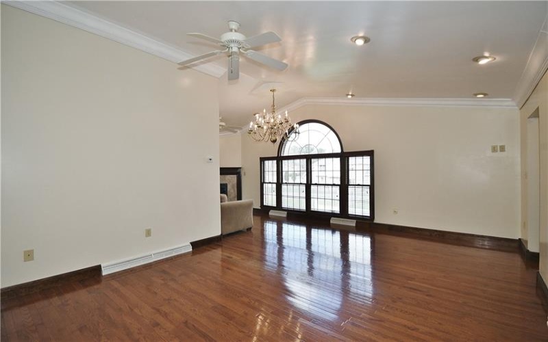 402 E Malden, Coal Center, 15423, 5 Bedrooms Bedrooms, 13 Rooms Rooms,5.1 BathroomsBathrooms,Residential,For Sale,E Malden,1694137