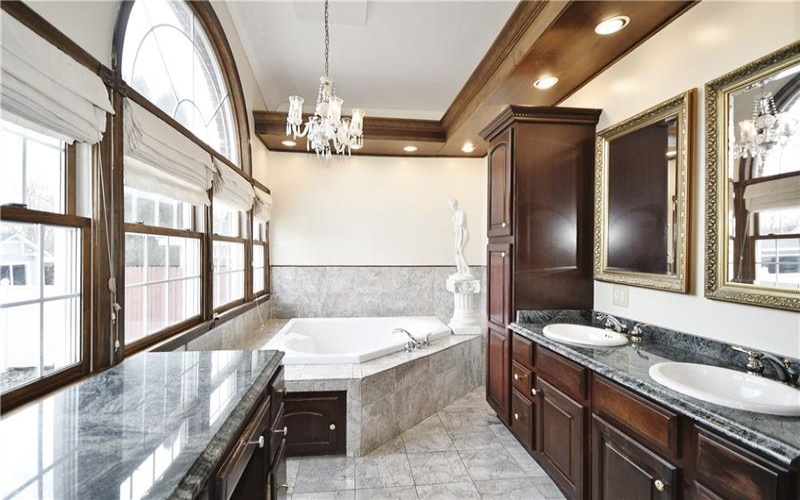 402 E Malden, Coal Center, 15423, 5 Bedrooms Bedrooms, 13 Rooms Rooms,5.1 BathroomsBathrooms,Residential,For Sale,E Malden,1694137