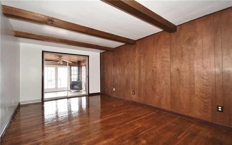402 E Malden, Coal Center, 15423, 5 Bedrooms Bedrooms, 13 Rooms Rooms,5.1 BathroomsBathrooms,Residential,For Sale,E Malden,1694137